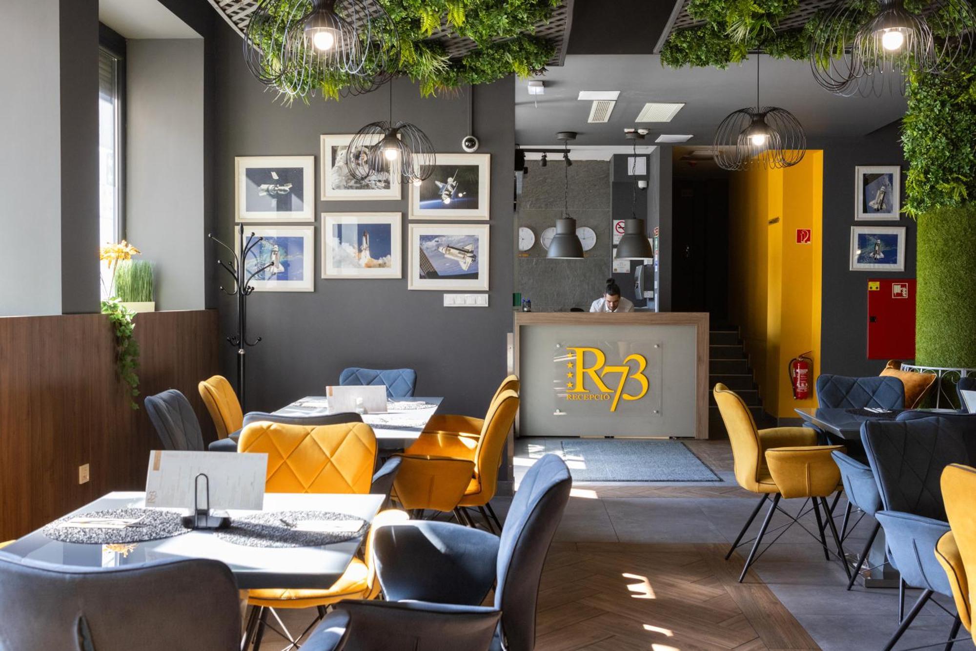R73 Residences 佩奇 外观 照片
