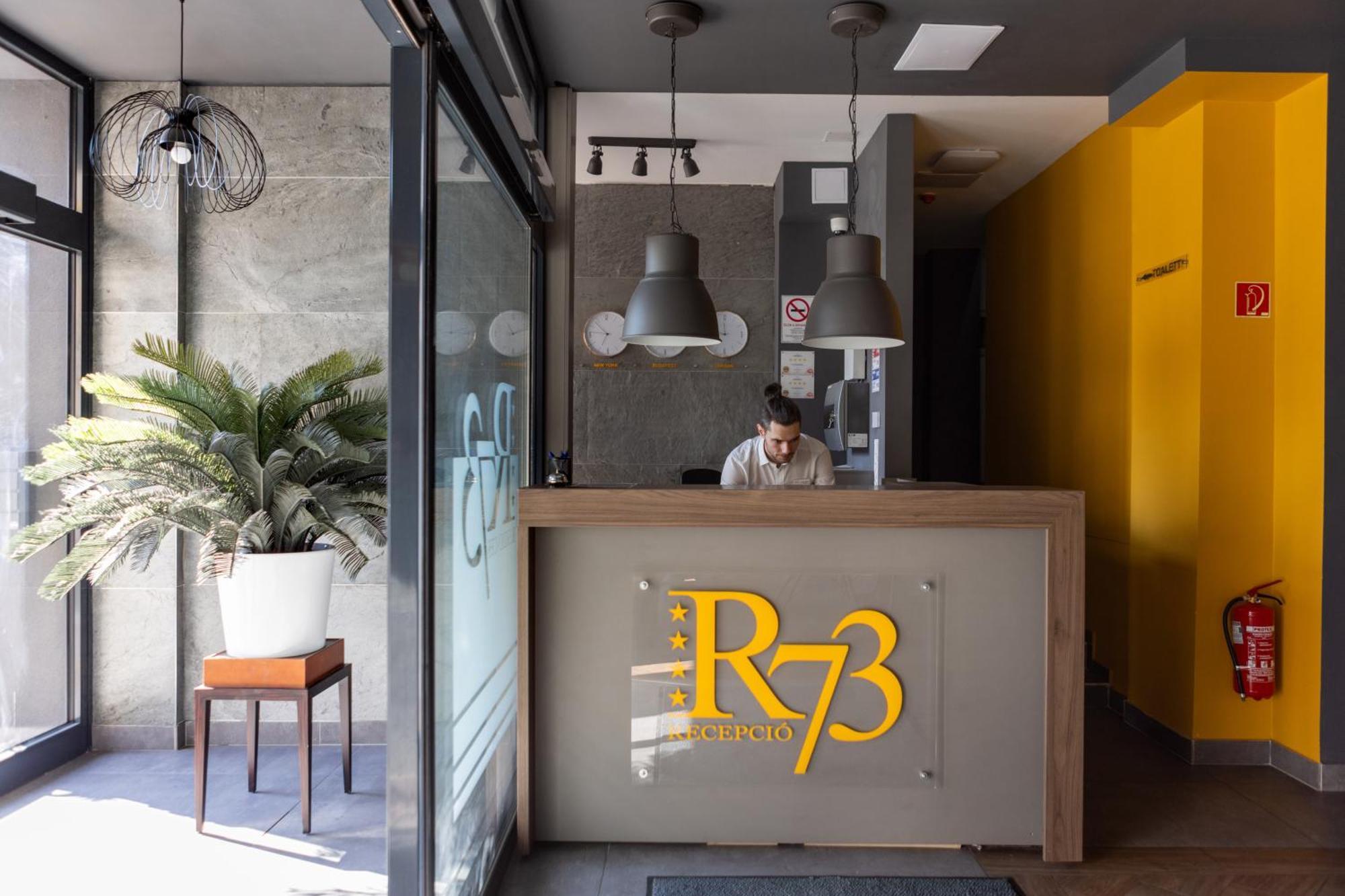 R73 Residences 佩奇 外观 照片
