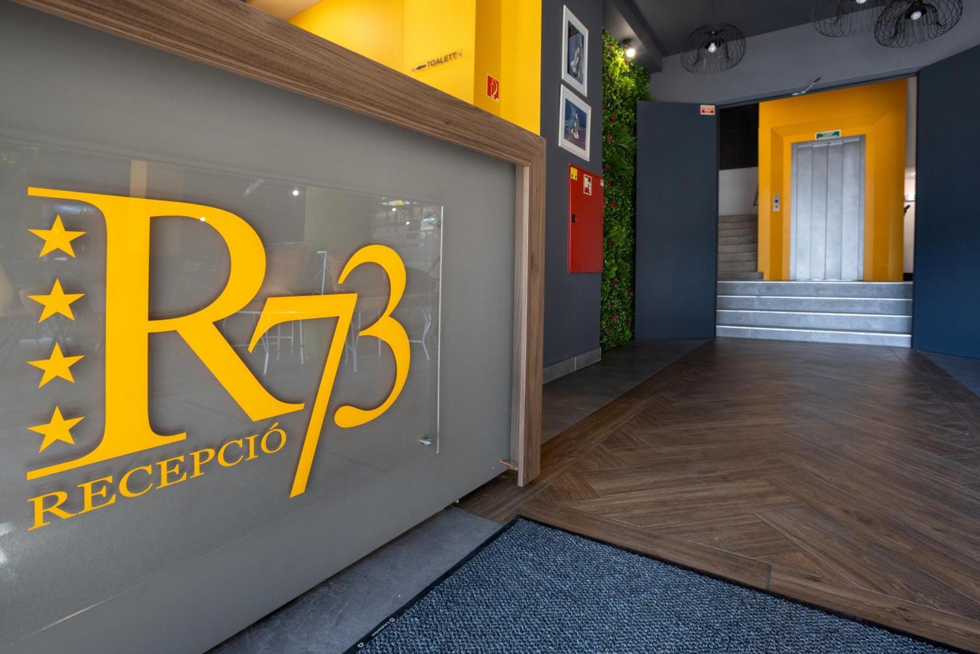 R73 Residences 佩奇 外观 照片